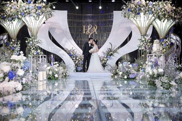 hình ảnh sân khấu đám cưới
